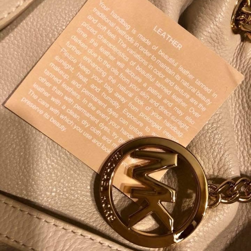 Michael Kors Cream and Gold purse - Picture 4 of 5